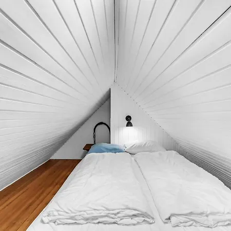 Vakantiehuis Two-bedroom Holiday In *