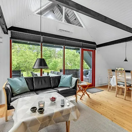 Two-bedroom Holiday In * Hemmet